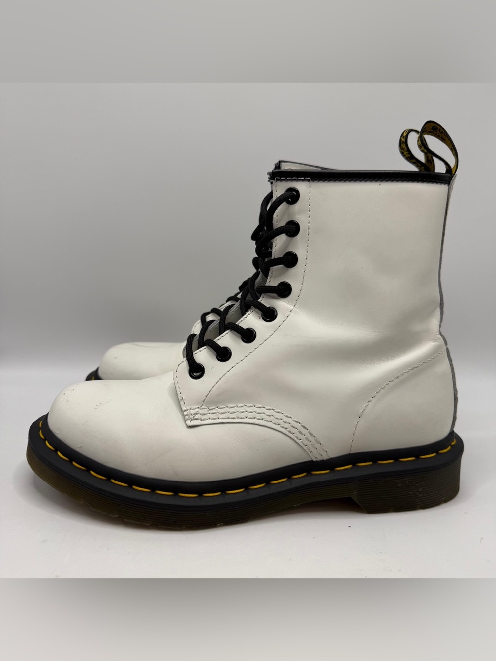 Dr Martens 11821 White Smooth Leather 8 Eye Lace Up Boots Women’s US8